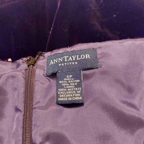 ANN TAYLOR LADIES SLEEVELESS VELVET MIDI DRESS- 6P - Picture 5 of 5
